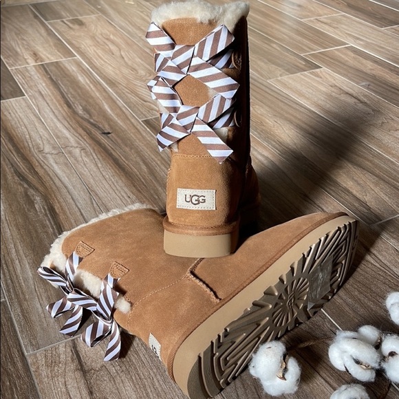 🌿UGG BAILEY BOW DIAGONAL STRIPES BOOYS🌿 - Picture 11 of 16